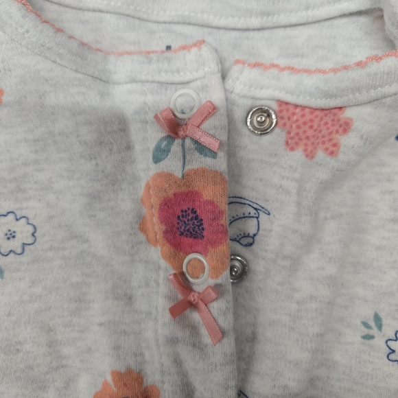 Floral button up onesie with turtle - Picture 5 of 6